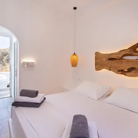 Alexandra & - Mykonos Port