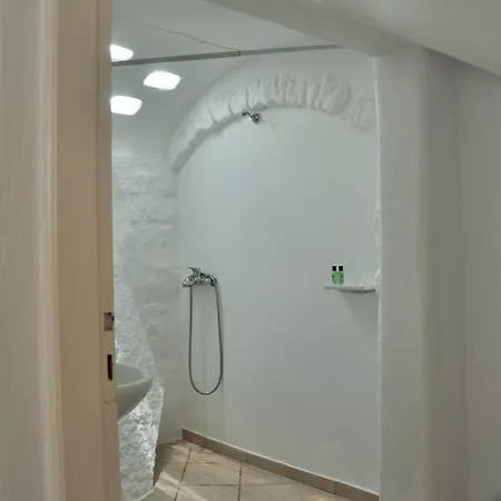 Alexandra Suites & Rooms - Mykonos Port * Mykonos Town