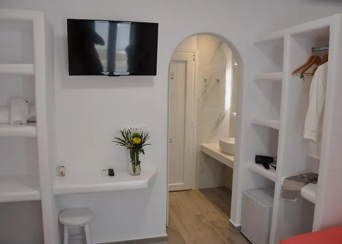 Alexandra Suites & Rooms - Mykonos Port * Mykonos Town