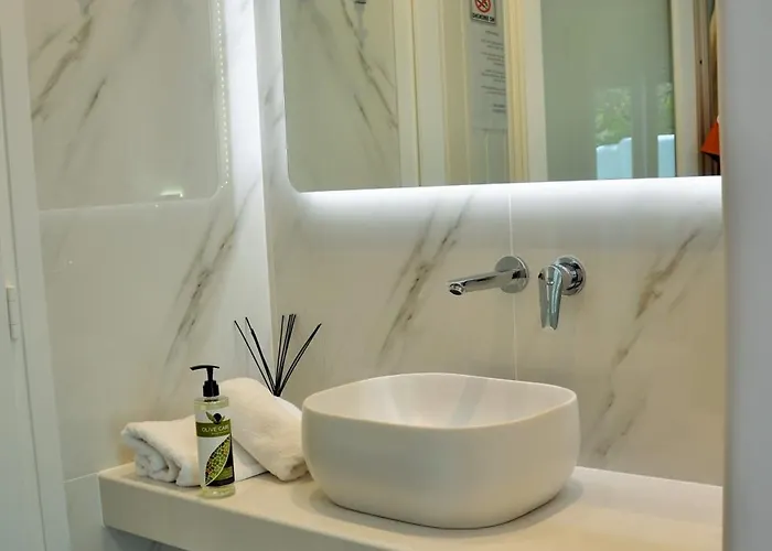 Alexandra Suites & Rooms - Mykonos Port * Mykonos Town