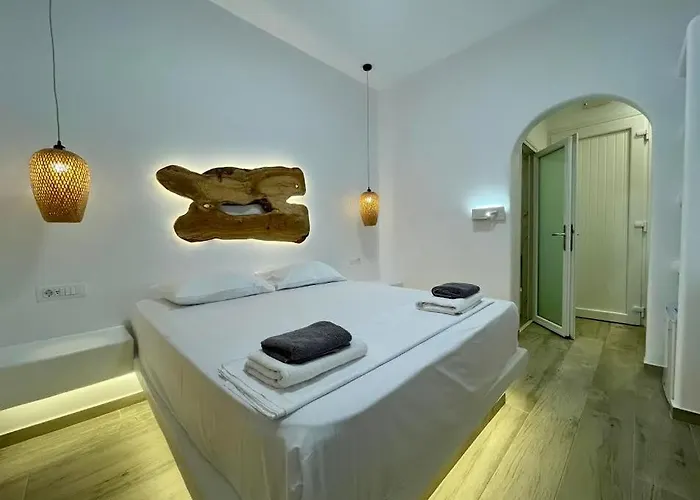 Alexandra Suites & Rooms - Mykonos Port Hotel *